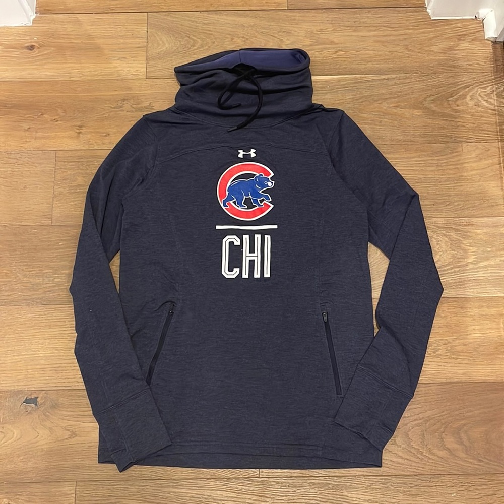 Under Armour Chicago Cubs Cowl Neck Sweatshirt - M